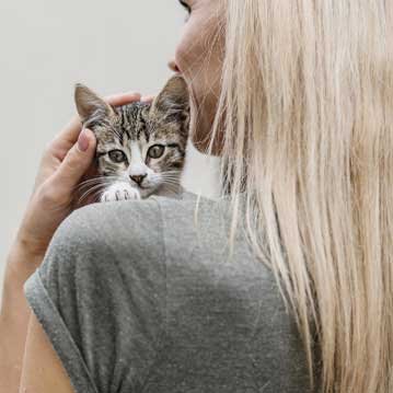 Fachada ventilada con gres porcelánico en A Coruña